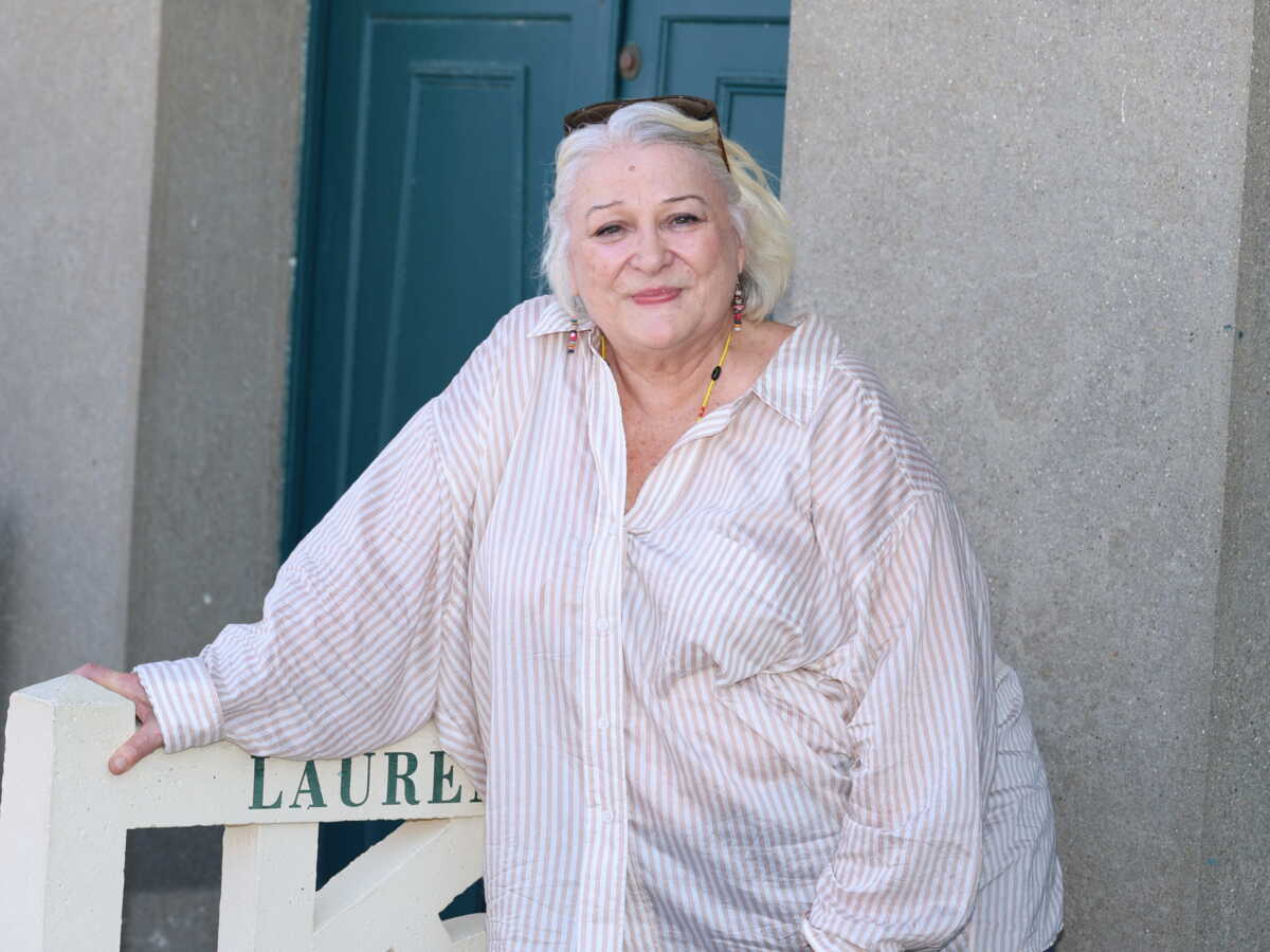 “Il aurait pu être mon père” : Josiane Balasko se confie sur son demi-frère caché