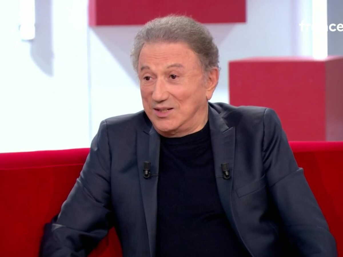 "C’est la seule fois où je me suis fait remplacer" : ce drame qui a contraint Michel Drucker à renoncer à la présentation de Vivement dimanche (ZAPTV)