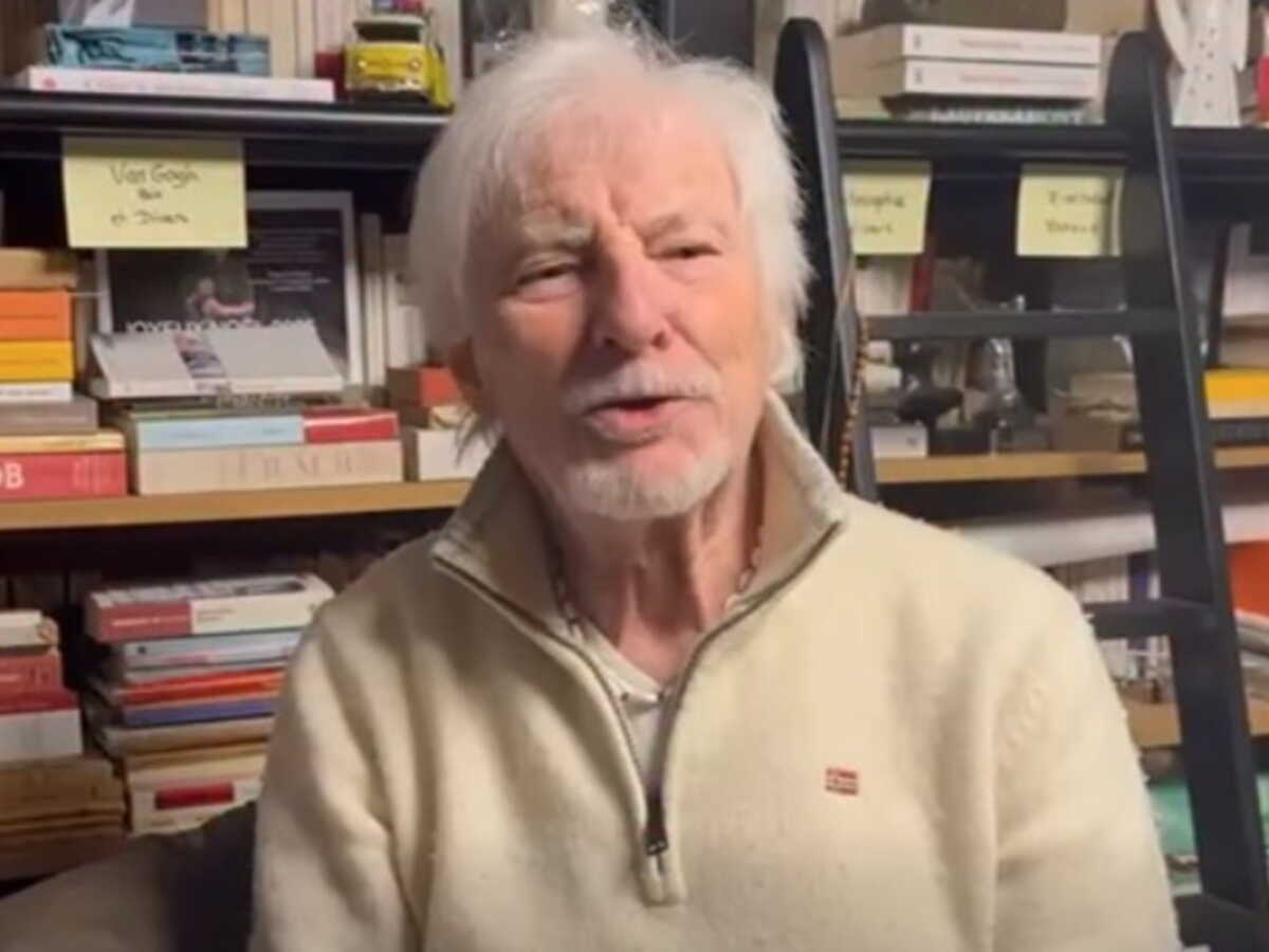 Hugues Aufray annoncé malade et mort : il pousse un coup de gueule en vidéo