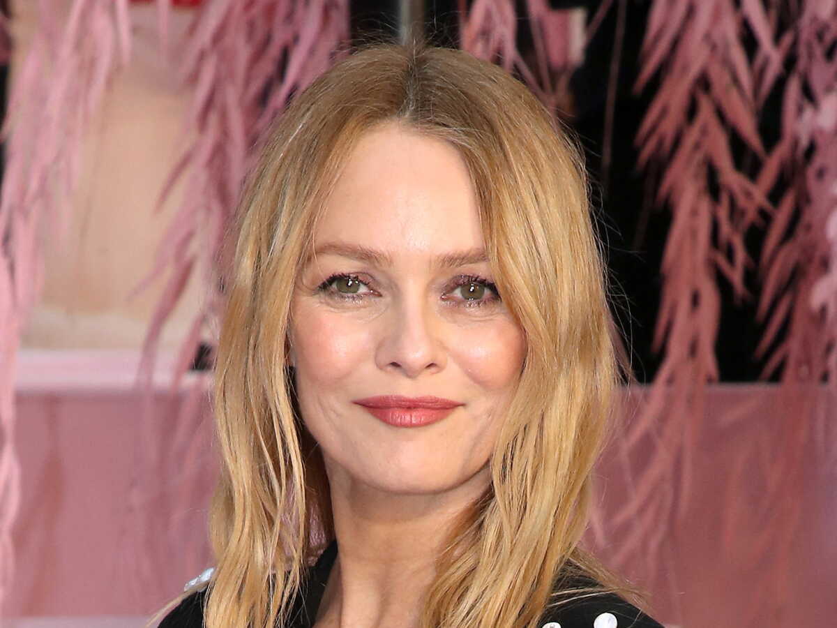 "Très malade", Vanessa Paradis contrainte d’annuler ses concerts : que sait-on de son état de santé ?