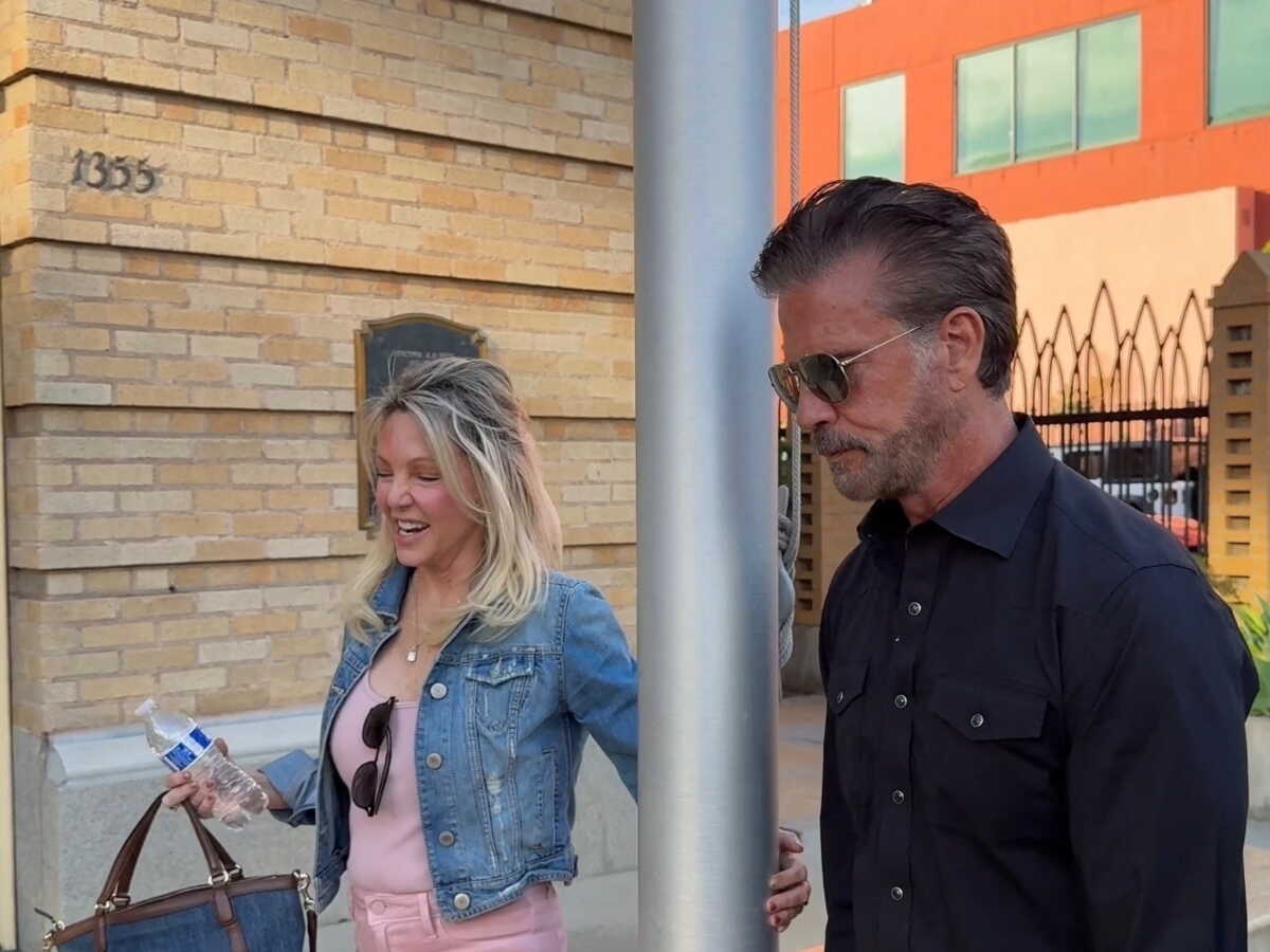 Un couple inattendu : Heather Locklear et Lorenzo Lamas, stars des années 80, officialisent leur relation !