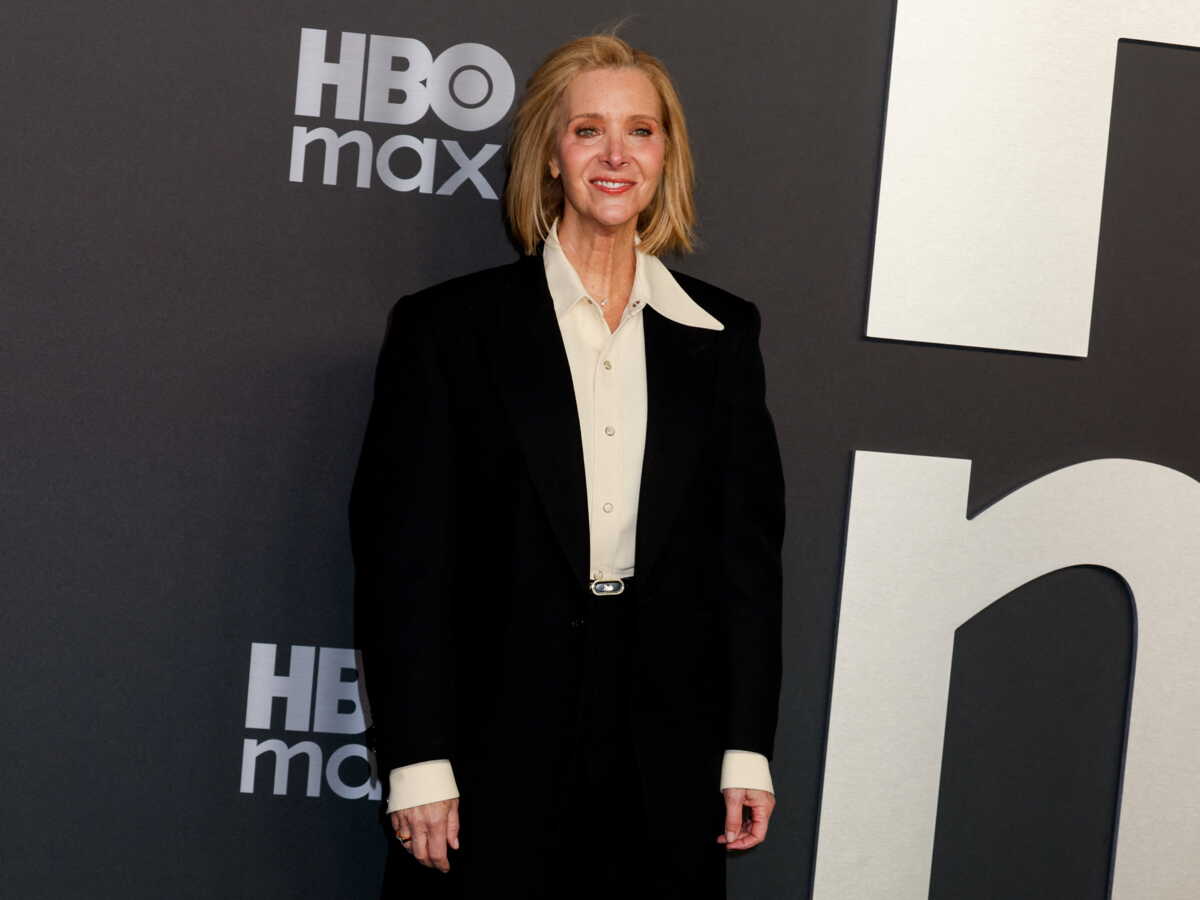 “Des fantasmes sur Jennifer Aniston et Courteney Cox” : Lisa Kudrow encore marquée par les “méchancetés” pendant le tournage de Friends