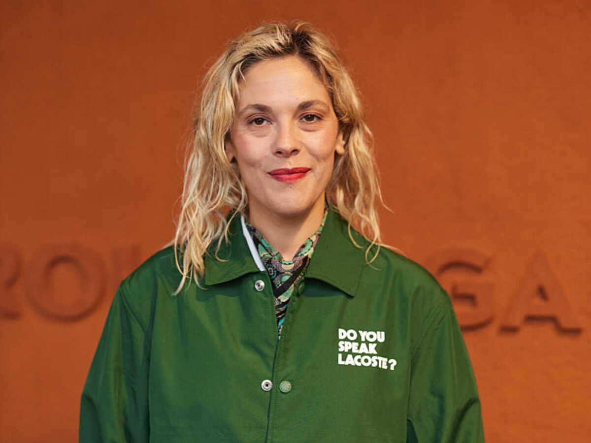 “Je ne m’y attendais pas du tout” : Alysson Paradis, enceinte cinq mois après sa rencontre avec Guillaume Gouix, se confie sur sa grossesse