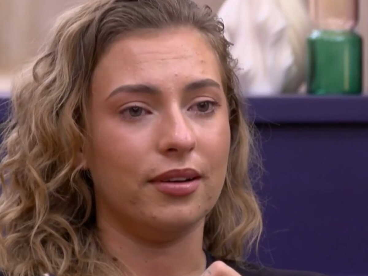 "Je m'excuse de ne pas être là" : Léa, en deuil, obligée de quitter temporairement la tournée de la Star Academy