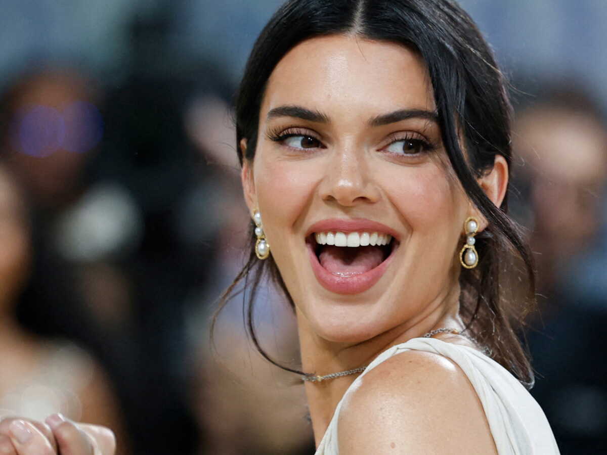 Pourquoi la robe débardeur qui sera partout en été 2026 est-elle aussi simple à porter ?
