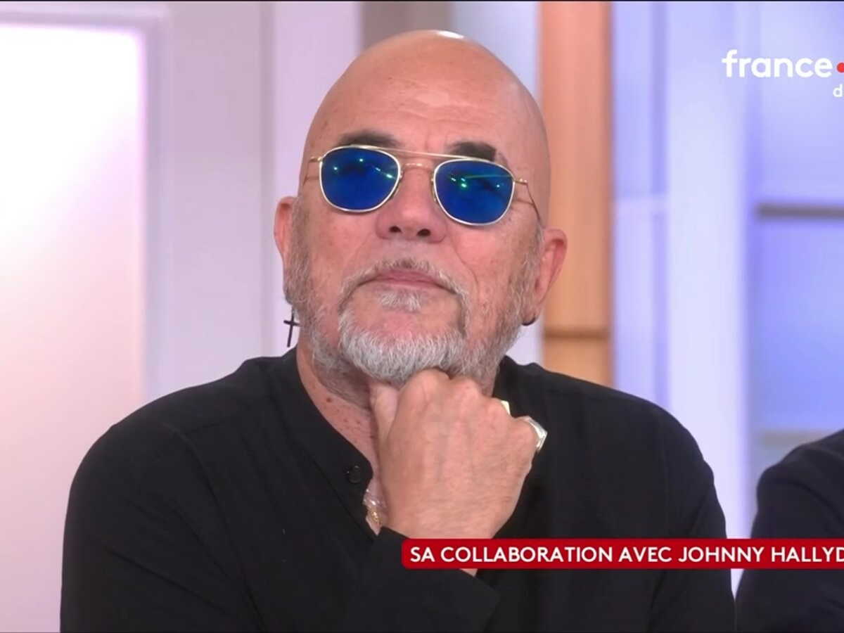 "Il se foutait de ma gueule" : Pascal Obispo raconte la création d'Allumez le feu, tube légendaire de Johnny Hallyday, dans C à Vous (ZAPTV)