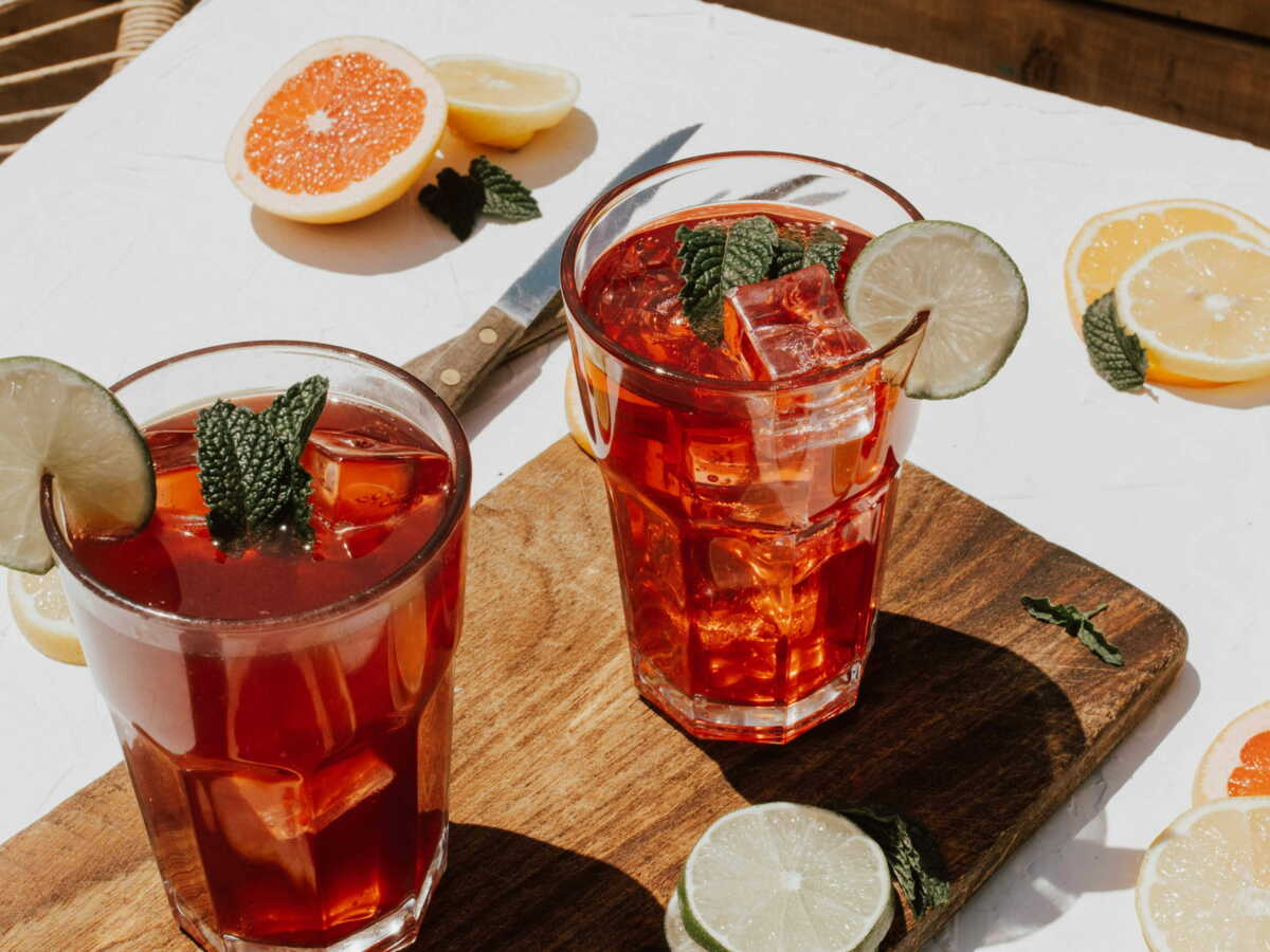 Canicule : 3 boissons à éviter selon une diététicienne en cas de déshydratation