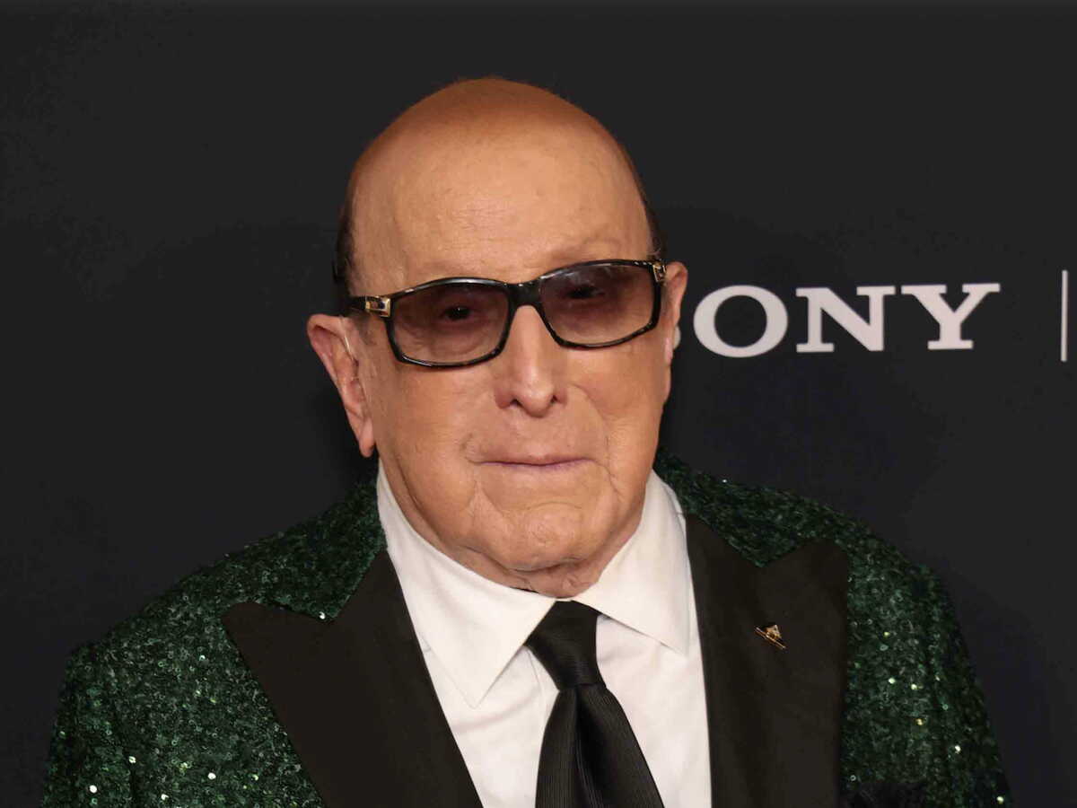 Mort de Clive Davis : le célèbre producteur qui a lancé les carrières de Whitney Houston, Aretha Franklin, ou encore Bruce Springsteen est décédé à l'âge de 94 ans