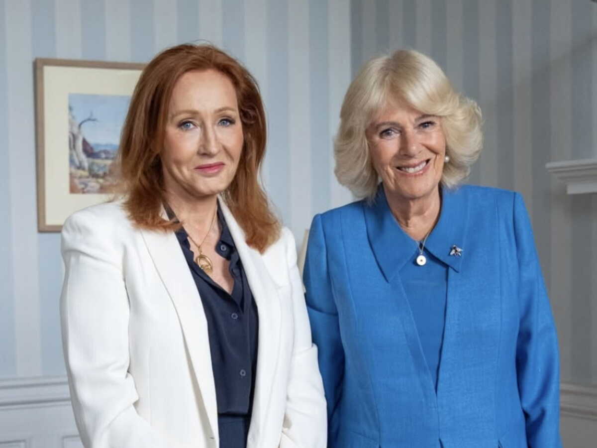 Tempête à Buckingham : une photo de la reine Camilla avec J.K Rowling scandalise la Toile