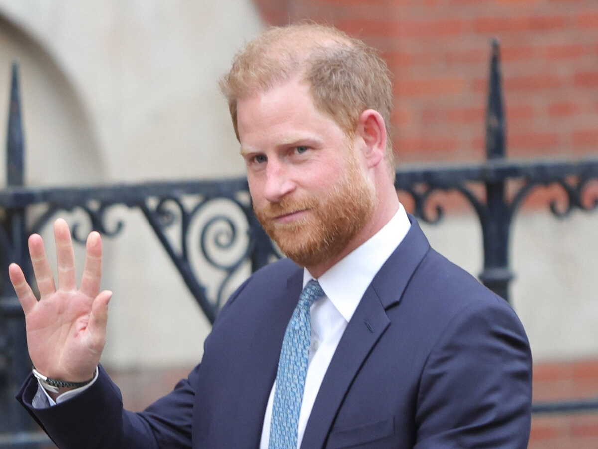 "Il m’a montré des photos de sa vie" : un homme prétendant avoir servi dans l’armée aux côtés du prince Harry dérobe 16 500 euros à deux femmes