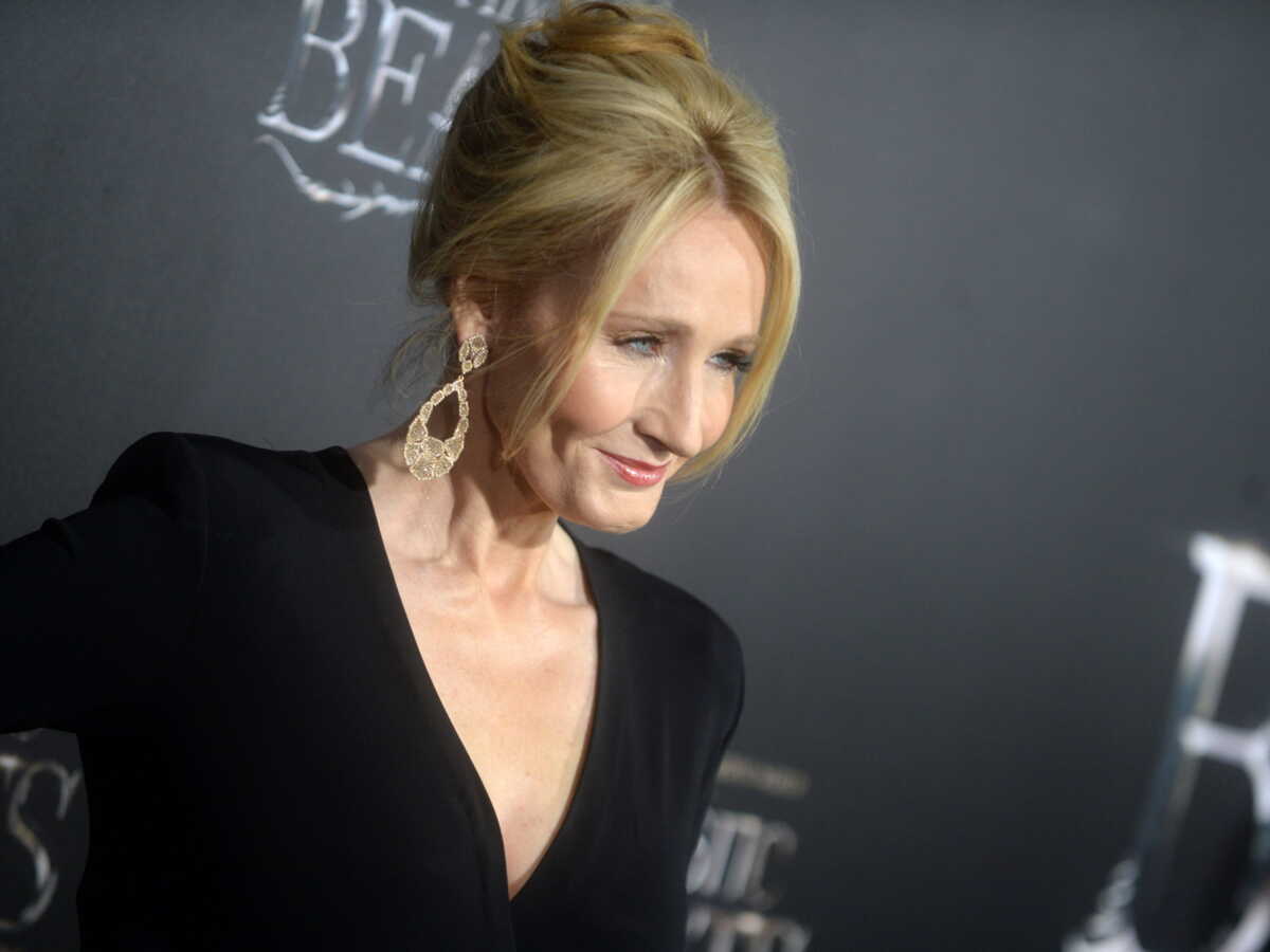 J.K Rowling : pourquoi l'autrice de Harry Potter est-elle "en colère" contre l'association Amnesty International ?