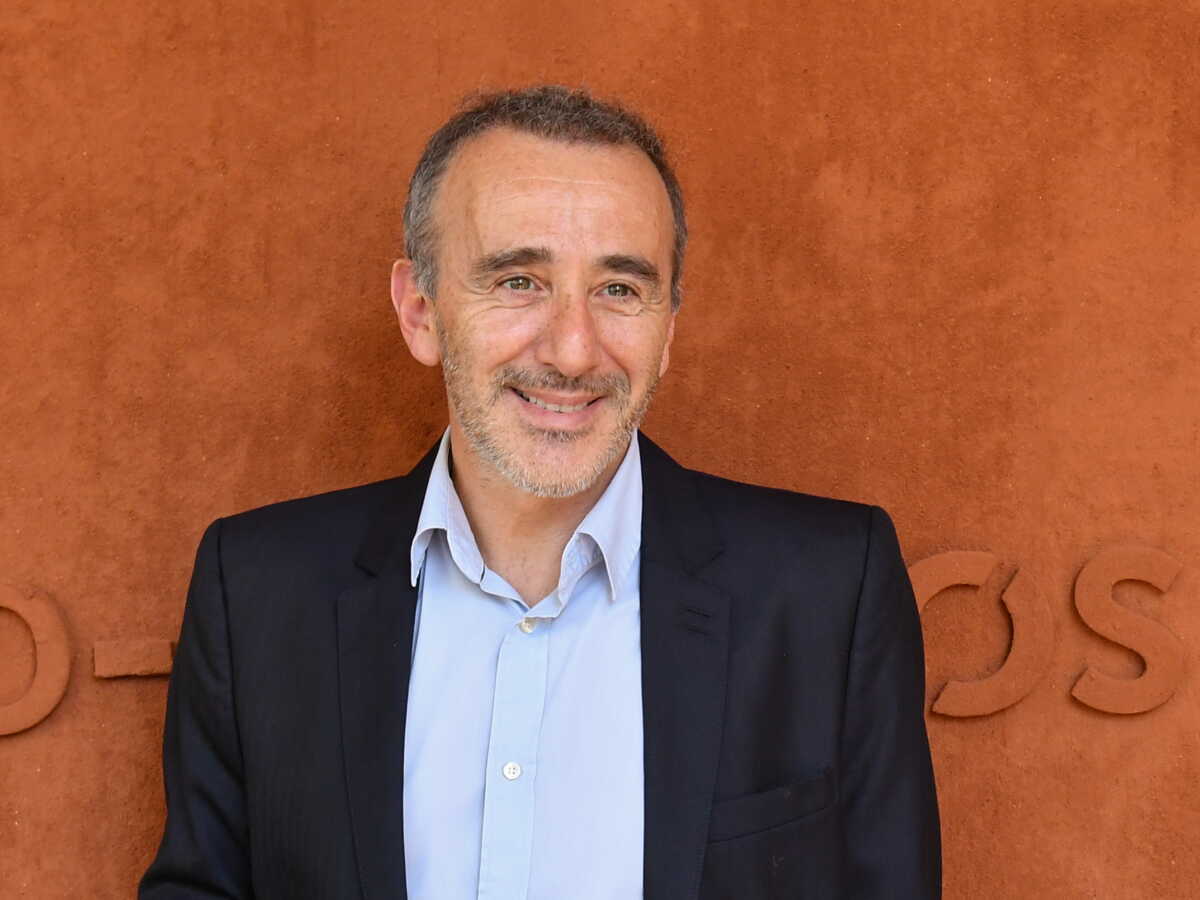 Elie Semoun dévoile sa "méchante coupure" qui l’a conduit aux urgences lors de ses vacances en Corse