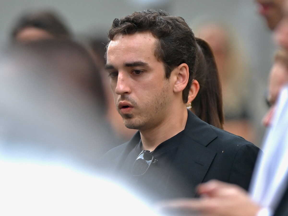 Un an après la mort de Thierry Ardisson, son fils Gaston Ardisson dévoile son nouveau projet surprenant