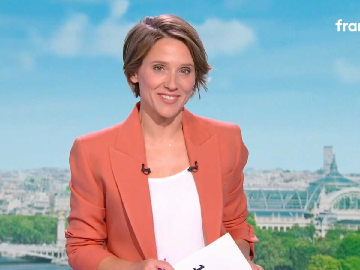 Mélanie Taravant s’excuse en direct après deux interruptions involontaires lors du journal de 13 heures de France 2 (ZAP TV)