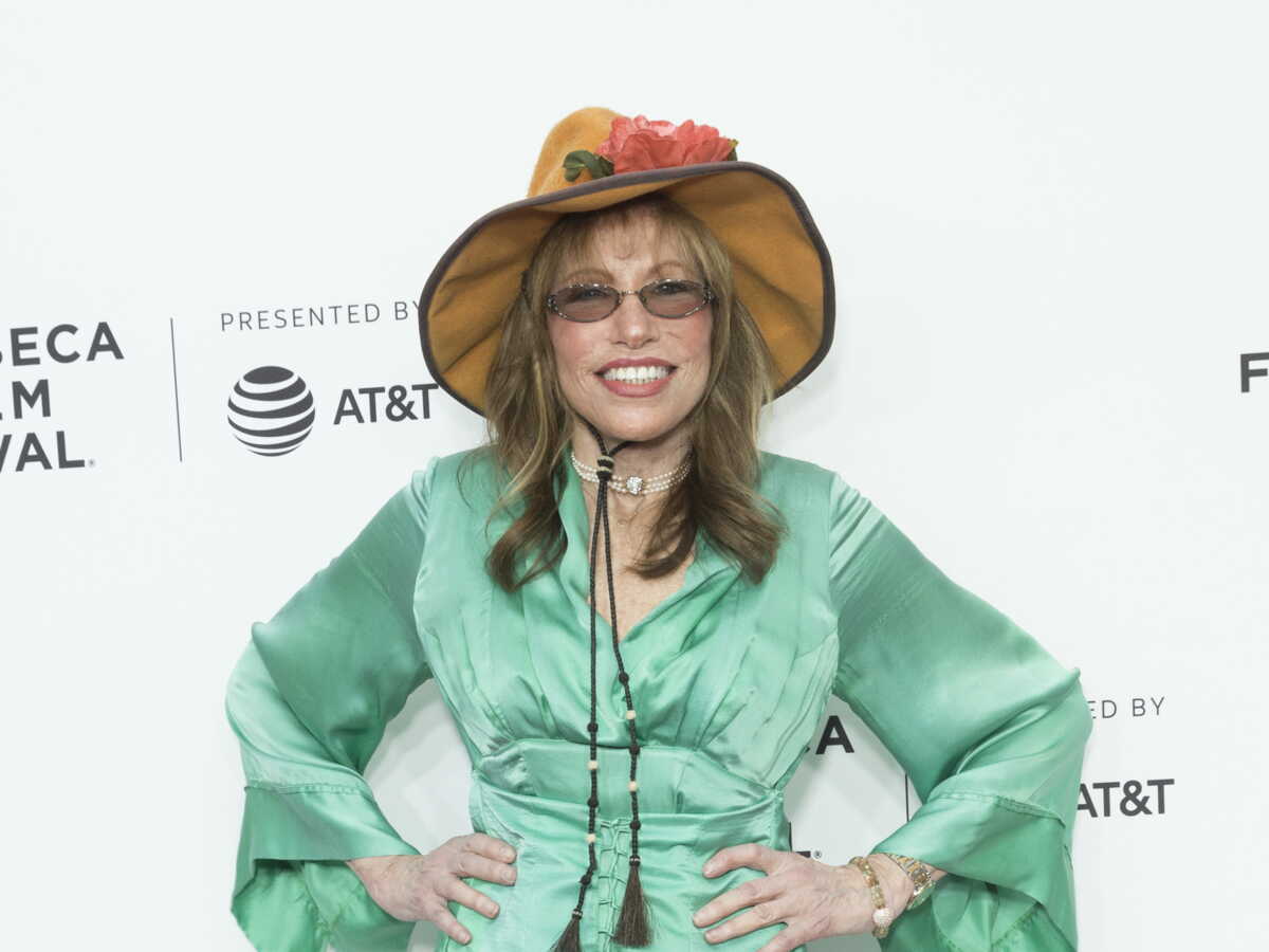 "J'apprends à vivre avec" : Carly Simon révèle être atteinte de la maladie de Parkinson