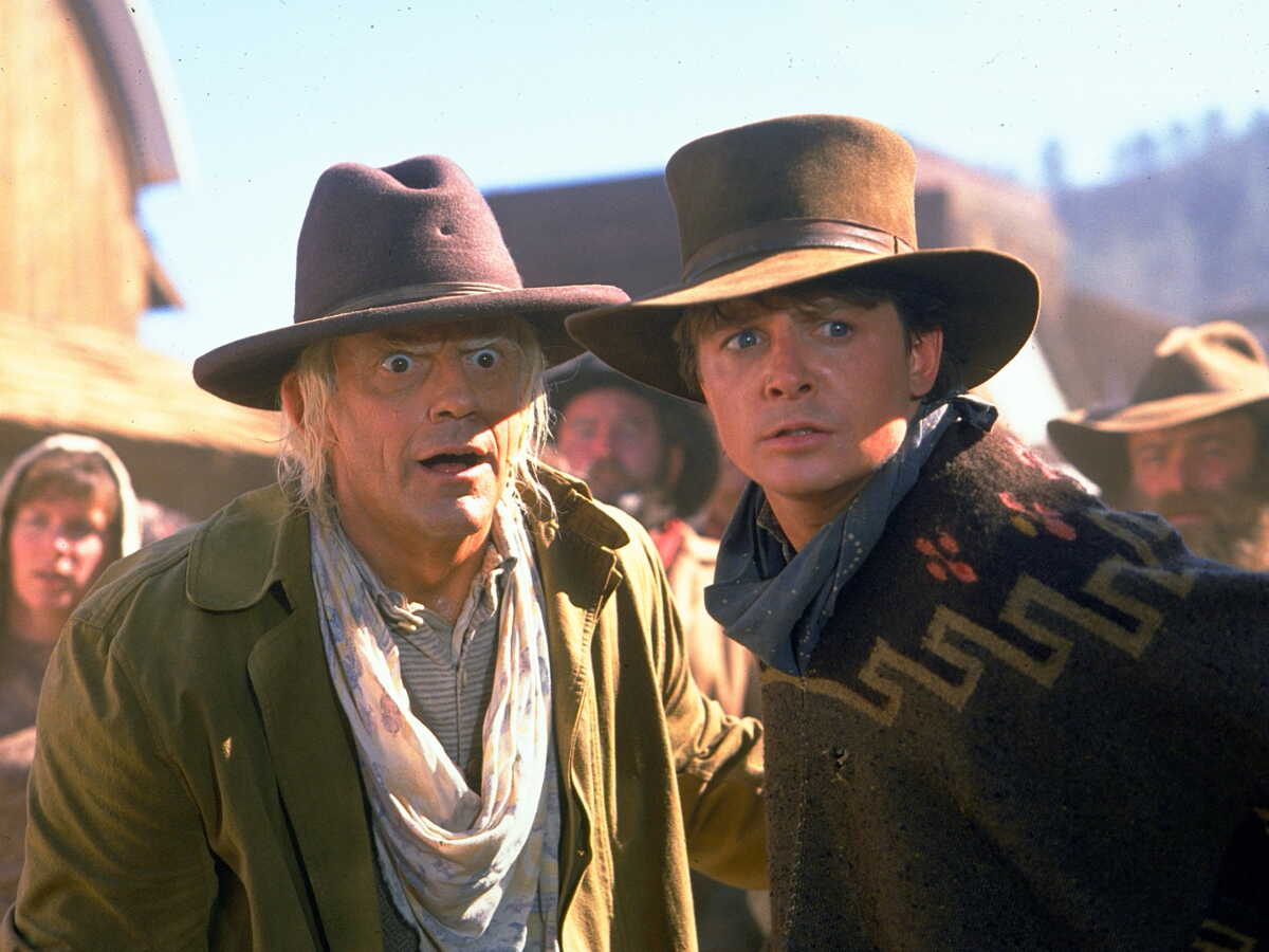 Retour vers le futur : pourquoi le premier acteur qui a joué Marty McFly a été remplacé après 6 semaines de tournage au profit de Michael J. Fox ?