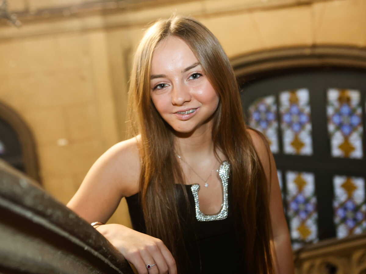 "Ils m'ont cassé les deux mâchoires" : Charlotte (The Voice Kids) dévoile les détails de son opération pour reconstruire son visage