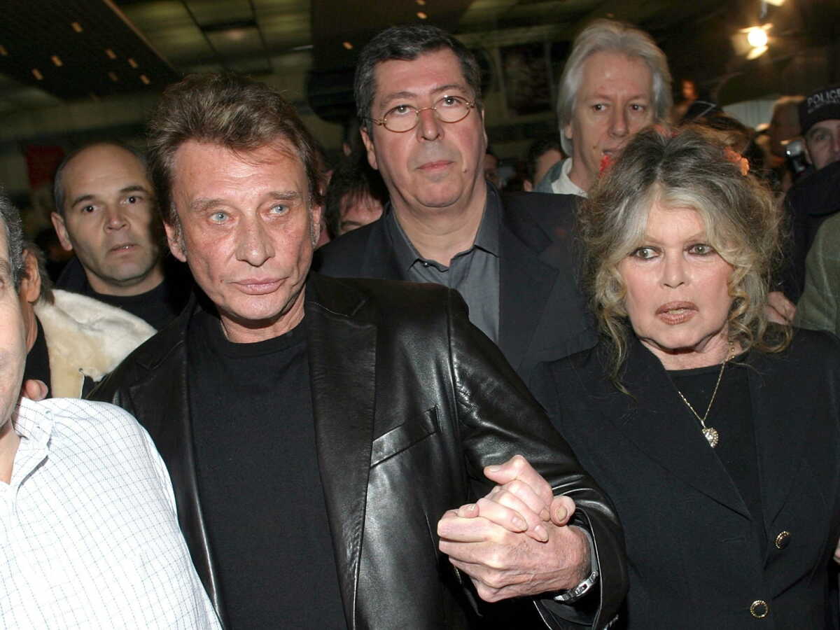 "D'odieux personnages disant du mal" : un ami de Johnny Hallyday rétablit la vérité sur les addictions du chanteur