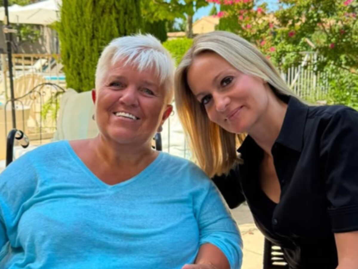 Mimie Mathy "ne peut plus marcher" : en fauteuil roulant, elle dévoile son nouveau quotidien à Audrey Crespo-Mara dans Sept à Huit