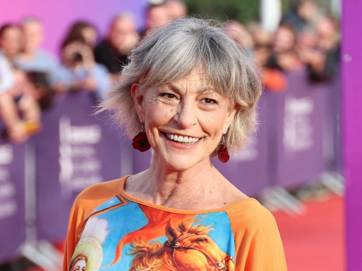 Lio s’affiche dans un look à 2 euros sur le tapis rouge du Festival de Deauville et fait l’unanimité