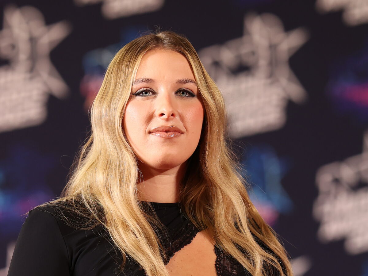 "Ça y est, je suis Héléna" : Héléna revient sur la manière dont elle est parvenue à retirer l’étiquette qui lui collait à la peau après la Star Academy