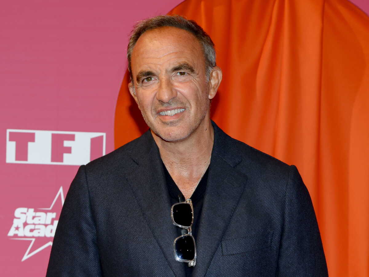 "Un quart de siècle plus tard" : Nikos Aliagas poste une photo de sa toute première apparition à la Star Academy pour les 25 ans de l’émission
