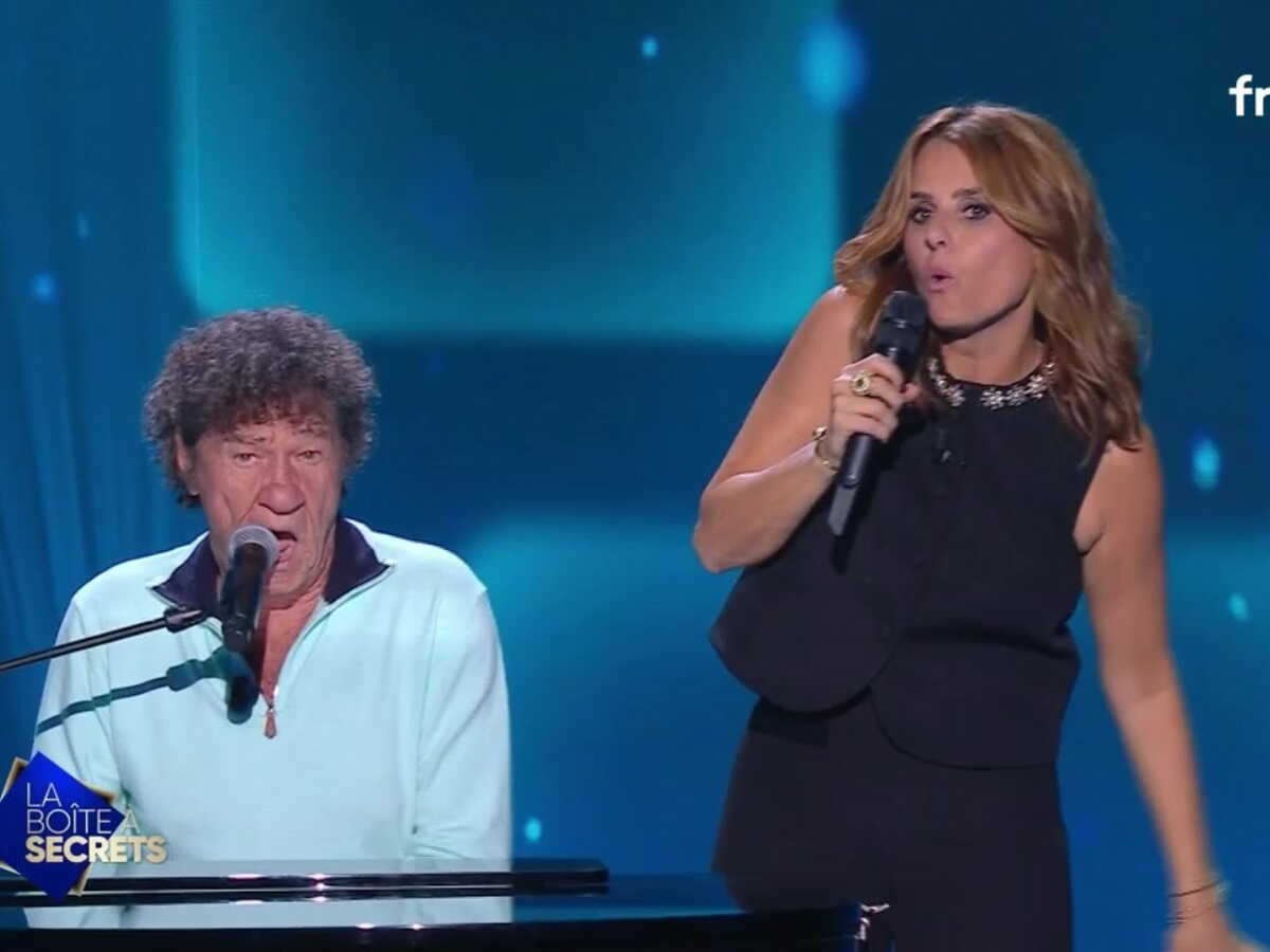 Surprise dans La boîte à secrets : Faustine Bollaert montre ses talents de chanteuse, elle partage un duo avec Robert Charlebois