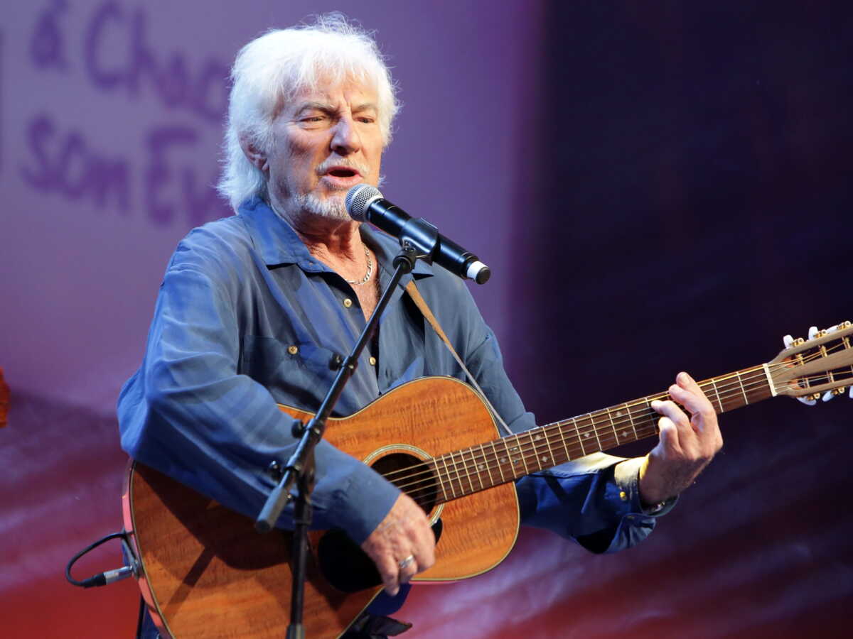 Hugues Aufray : le chanteur de 97 ans donne des nouvelles de son état de santé après l'annulation de son concert