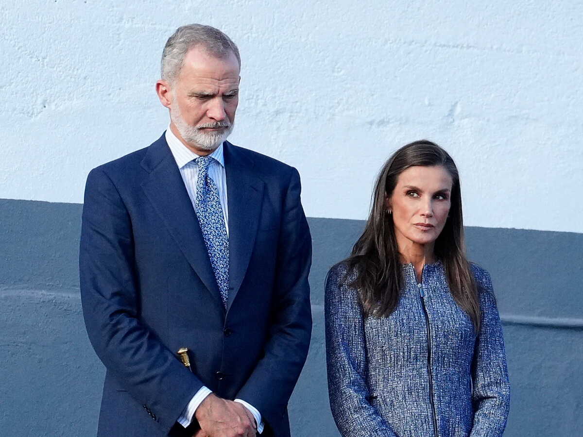 Felipe VI et Letizia d'Espagne "bouleversés et préoccupés" par la grave collision ferroviaire survenue à Urda