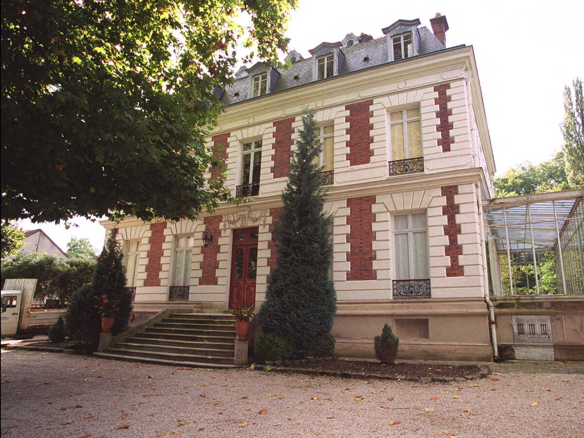 La SNCF en colère : pourquoi une plainte a-t-elle été déposée contre le propriétaire du château de la Star Academy ?