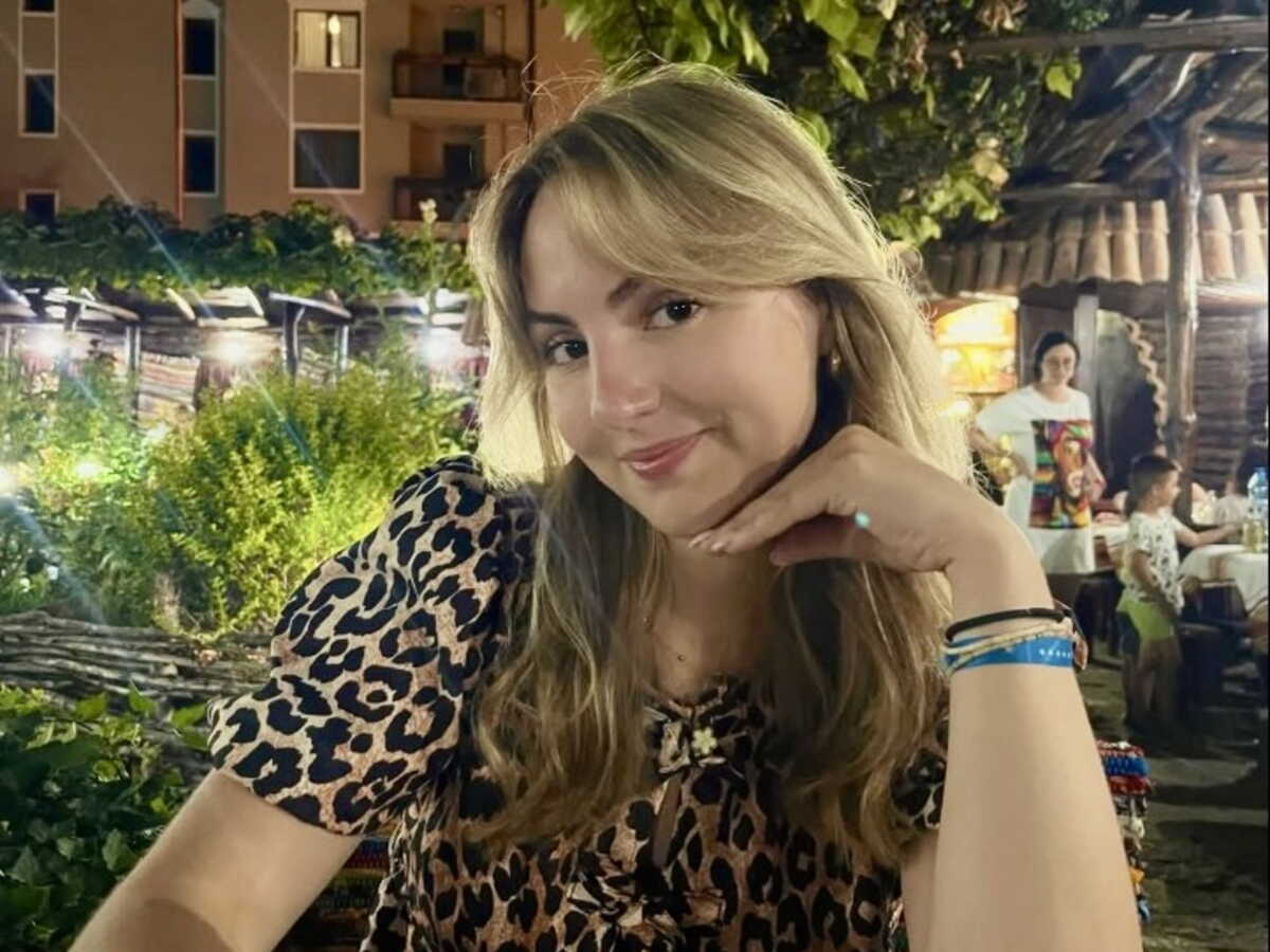 Mort de l'influenceuse Anouk Deschamps : l'étudiante en médecine est décédée à 21 ans d'un cancer rare