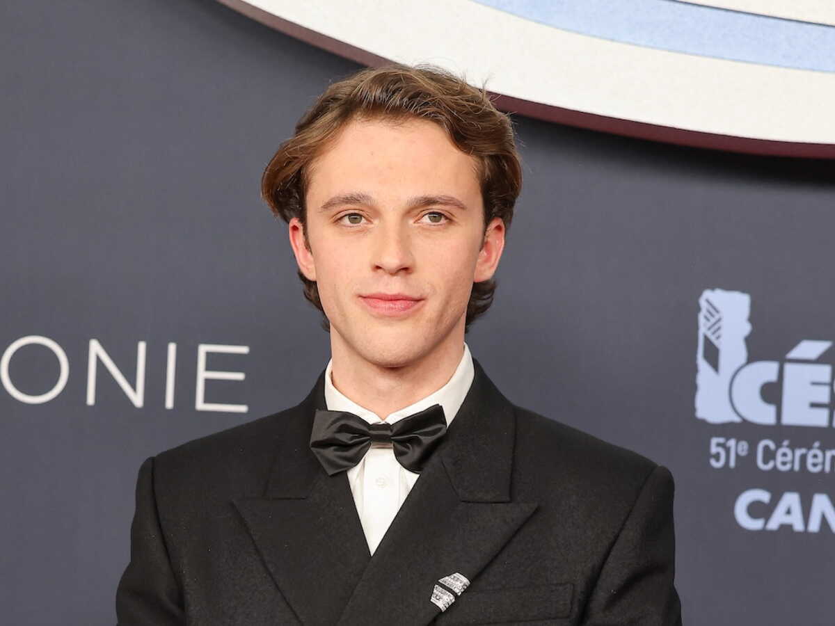 Benjamin Voisin est-il en couple ? Ce que l'on sait de sa vie amoureuse et de sa relation supposée avec Isabeau Delatour
