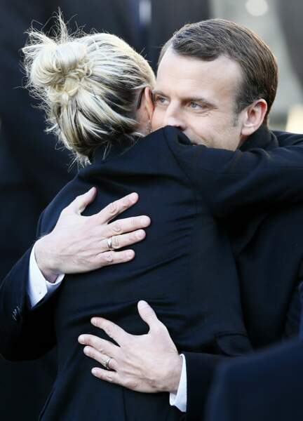 Les politiques présents lors de l'hommage à Johnny Hallyday : Emmanuel Macron et Laeticia Hallyday