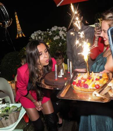 Malika Ménard fête ses 30 ans : aucune autre Miss ne l'a prévenue que les bougies scintillantes NE SE SOUFFLENT PAS