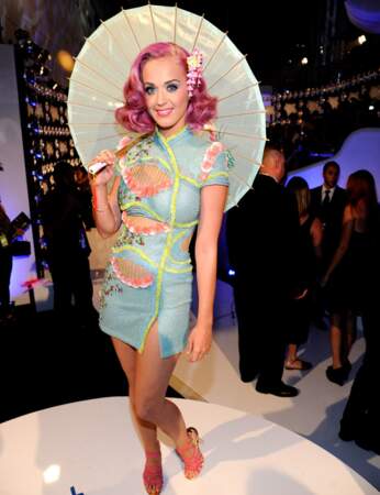 Katy Perry, poupée kawai en 2011