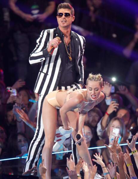 Robin Thicke et... OH... Miley Cyrus