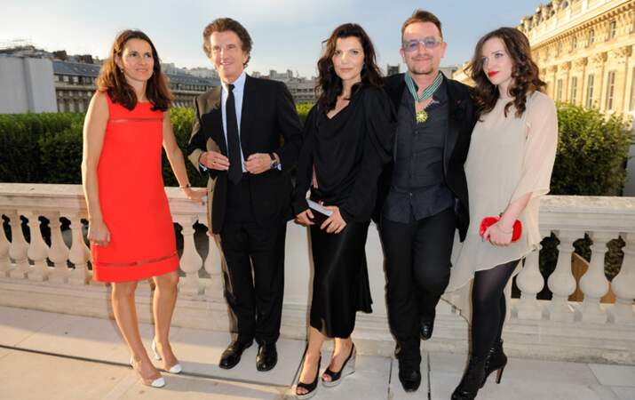 Aurélie Filipetti, Jack Lang et Bono entourée de sa femme Alison et de leur fille Eve