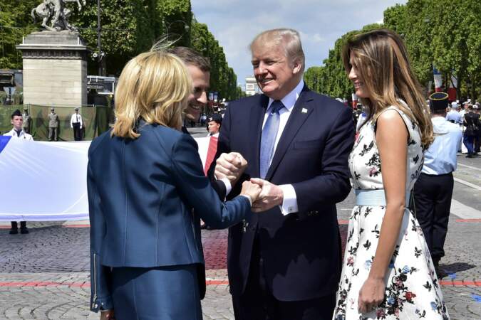 Donald Trump très amical avec Brigitte Macron