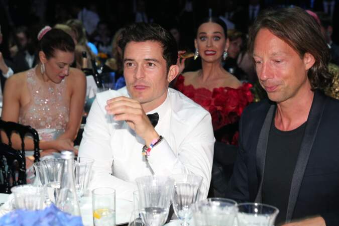 Cannes 2016 - dîner de l'AmfAR : Orlando Bloom qui se fait tranquillement photobombé par sa chérie Katy Perry