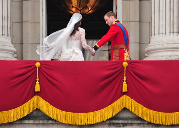Leur mariage, une des rares occasions de voir Kate Middleton et le prince William se donner la main