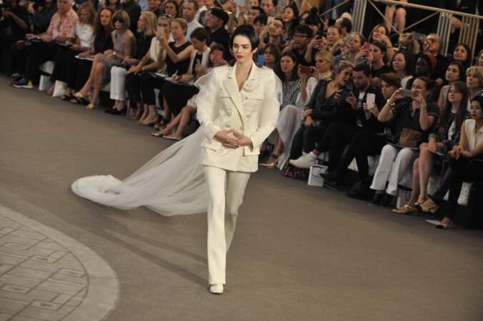 Kendall Jenner et sa robe de mariée revisitée