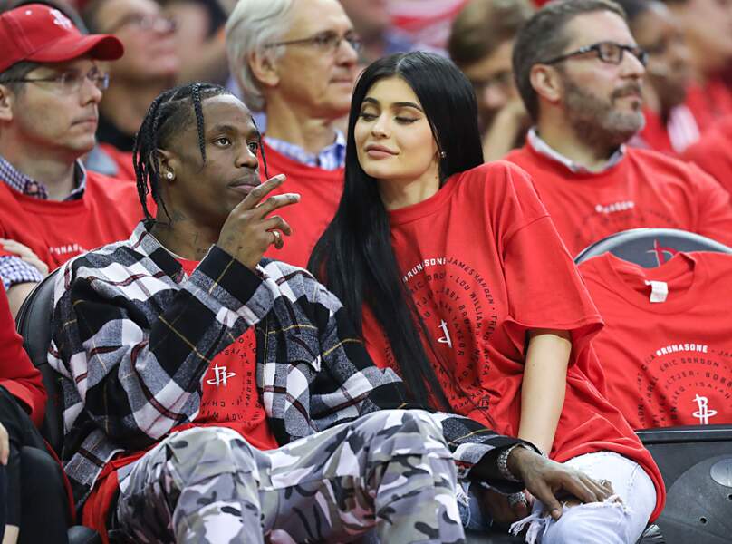 Kylie Jenner et Travis Scott au premier rang d'un match de Basket à Houston