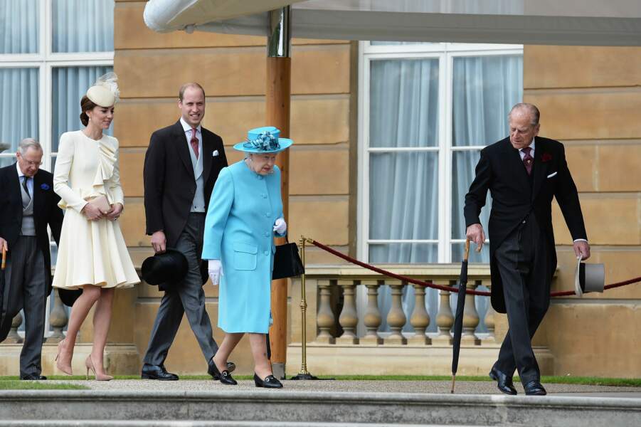 Kate Middleton, le prince William, Elizabeth II et le prince Philip à la garden party de Buckingham Palace