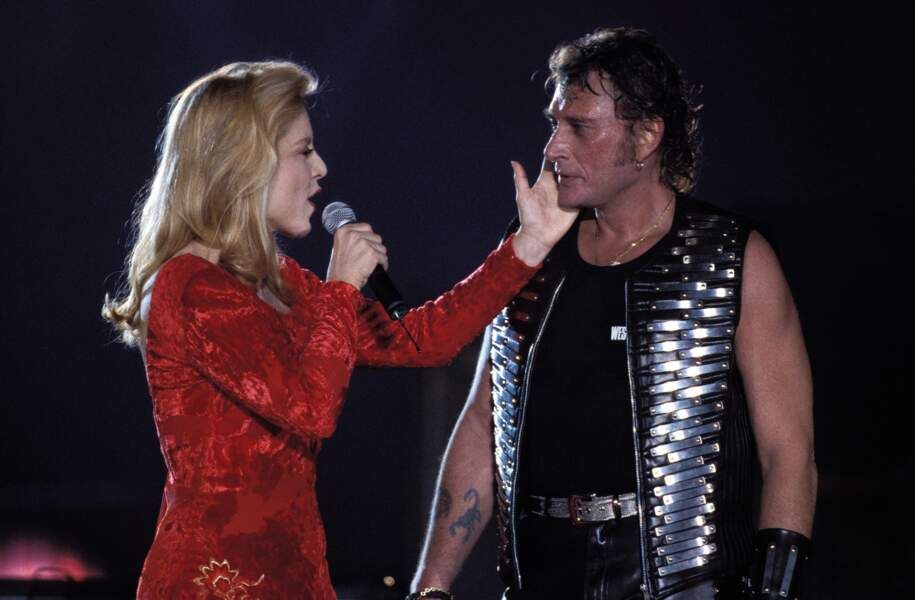 Johnny Hallyday sur scène avec Sylvie Vartan pour son 50ème anniversaire, le 18 juin 1993