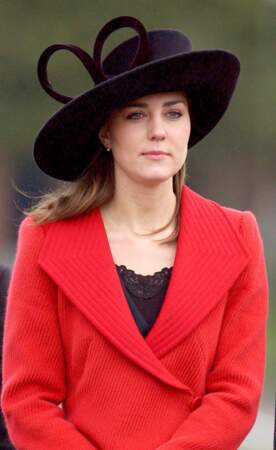 Kate Middleton, son look très différent pré-famille royale - À voir sa tête, elle SAIT que son look c'est pas ça