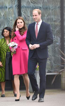 Côte à côte, la duchesse et le duc de Cambridge sont prêts à visiter le centre Stephen Lawrence