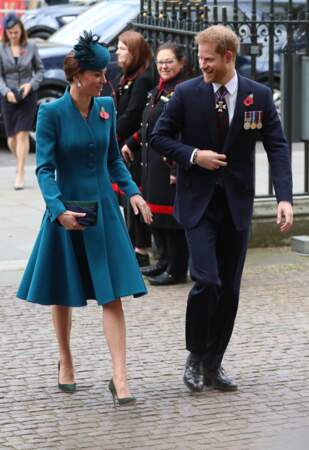 Le prince Harry et Kate Middleton complices à Londres