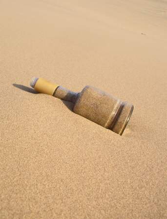 Nolwenn Leroy collectionne du sable, dans des petites bouteilles