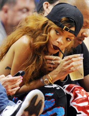 Rihanna assiste à un match des Lakers