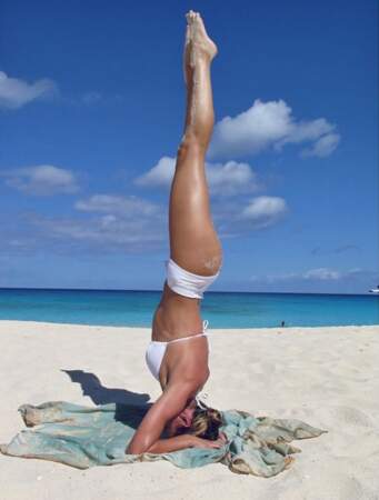 Toutes fans de yoga, version sexy - Candice Swanepoel 